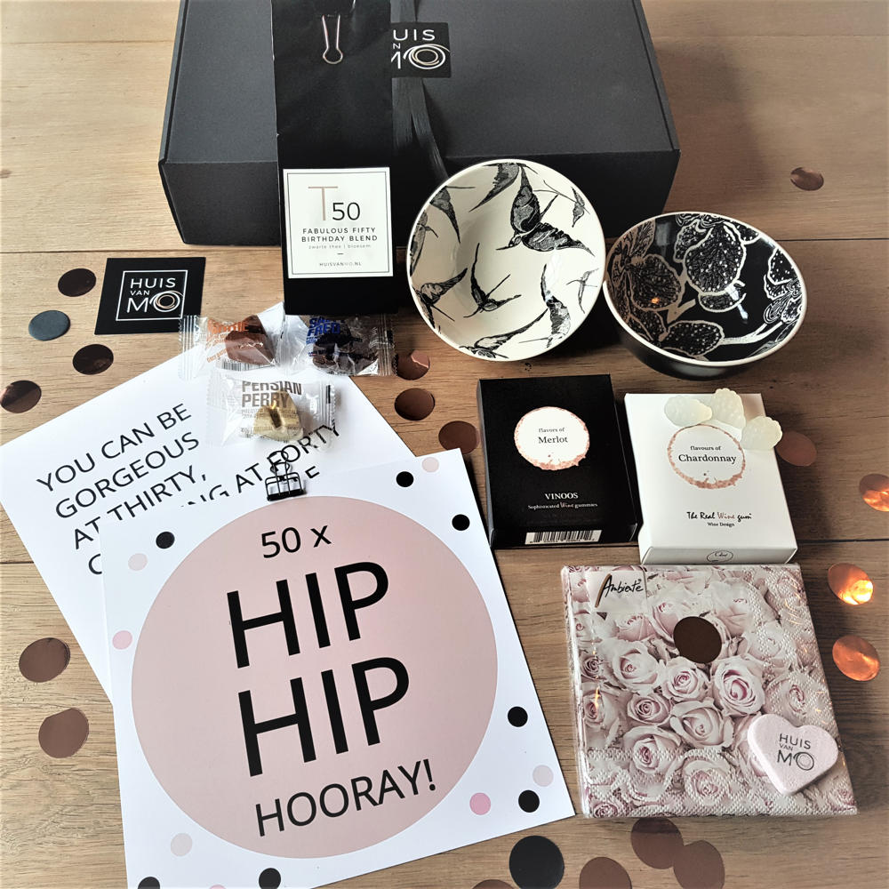 Cadeau voor 50ste verjaardag? deze AND FABULOUS giftbox