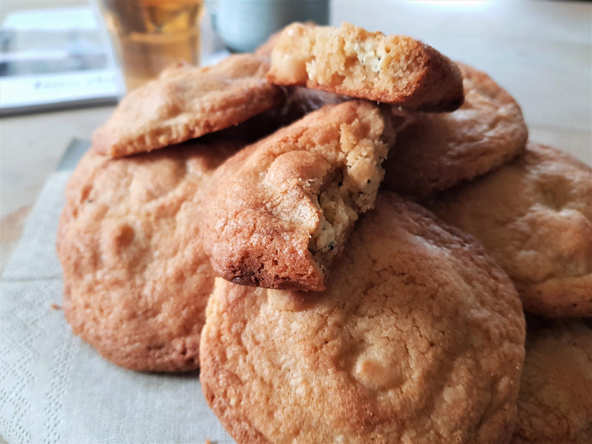 deze chocolate chunk macademia cookies met flinke stukken witte chocola zijn onweerstaanbaar lekker