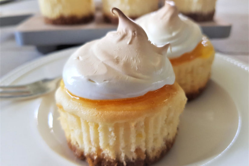 verrukkelijke lemon meringue cupcakes of mini cheesecakejes, gemakkelijk om zelf te bakken
