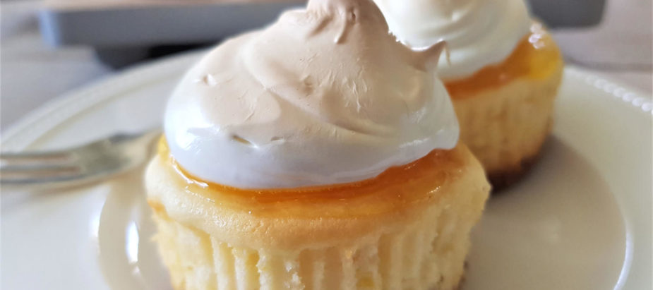 verrukkelijke lemon meringue cupcakes of mini cheesecakejes, gemakkelijk om zelf te bakken